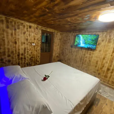 Kukaj אכסניה *