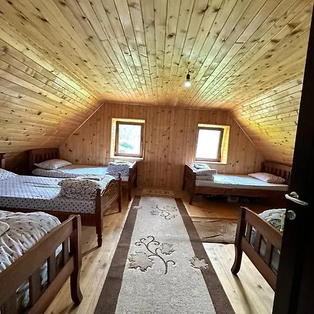 אכסניה Kukaj ולבונה