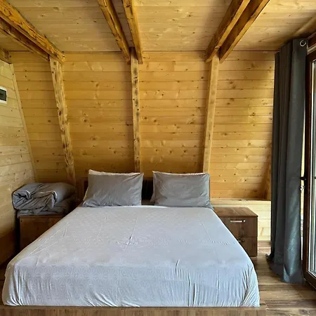 אכסניה Kukaj ולבונה