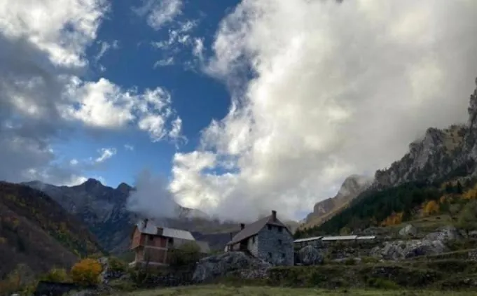 旅馆 Kukaj 瓦勒博内